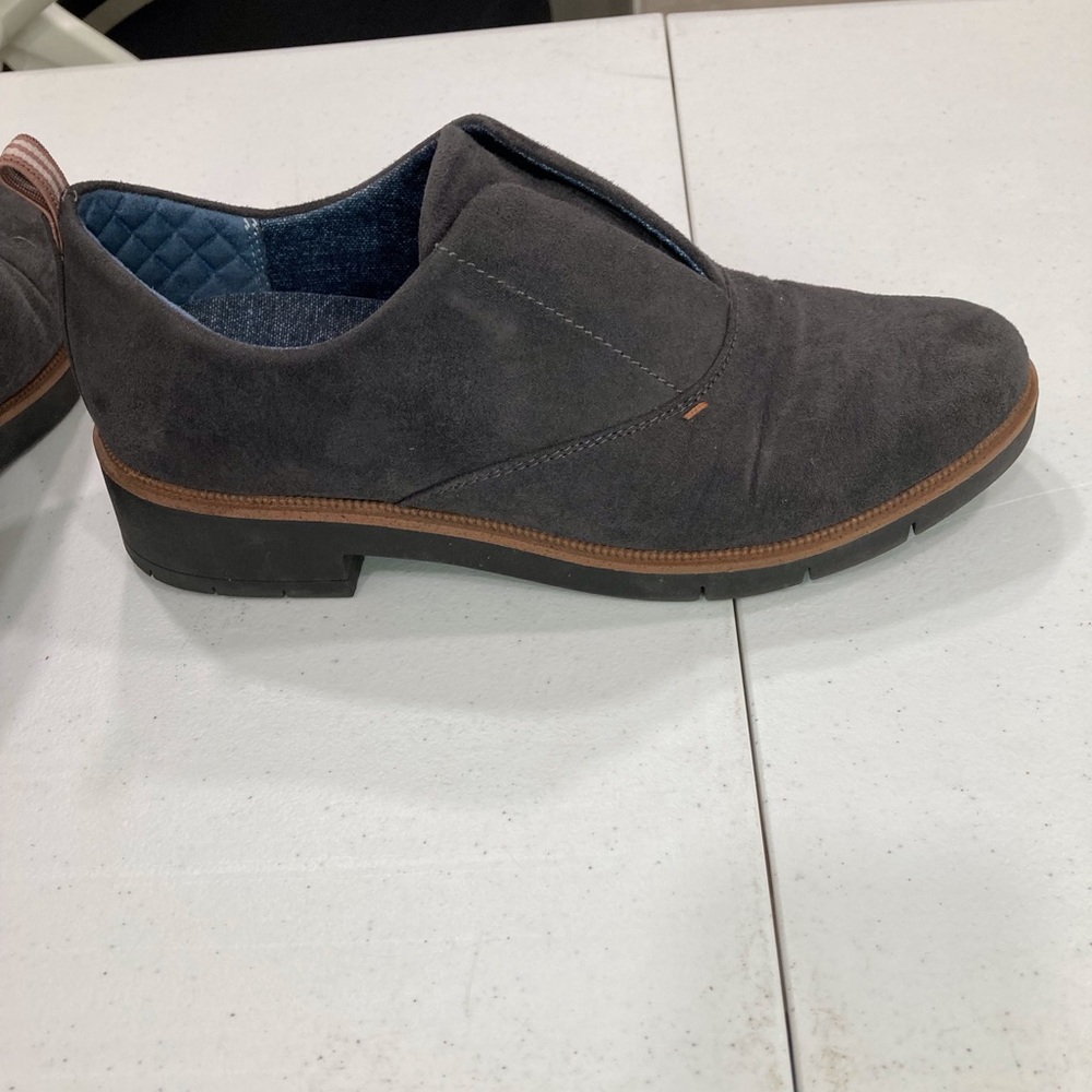 Loafer slip on gray suede